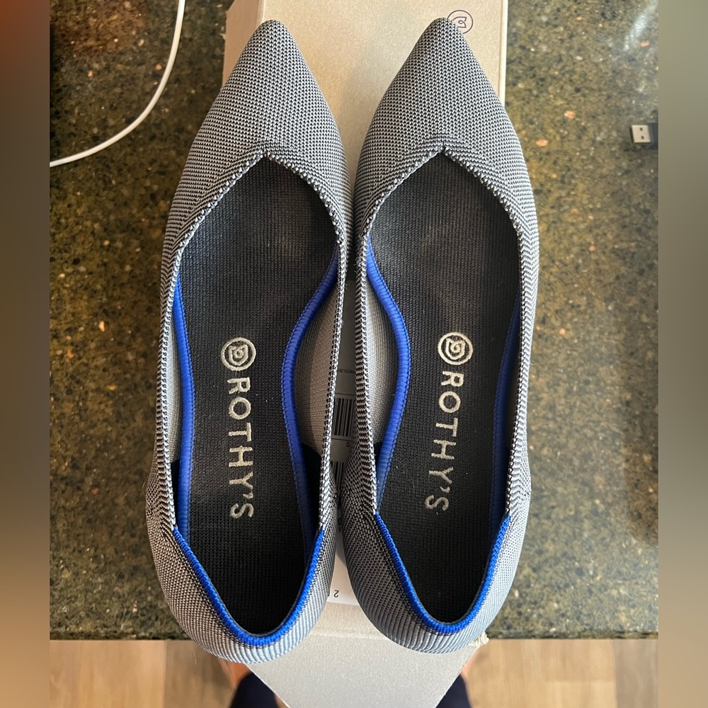 Grey Rothy’s pointed flats size 10
